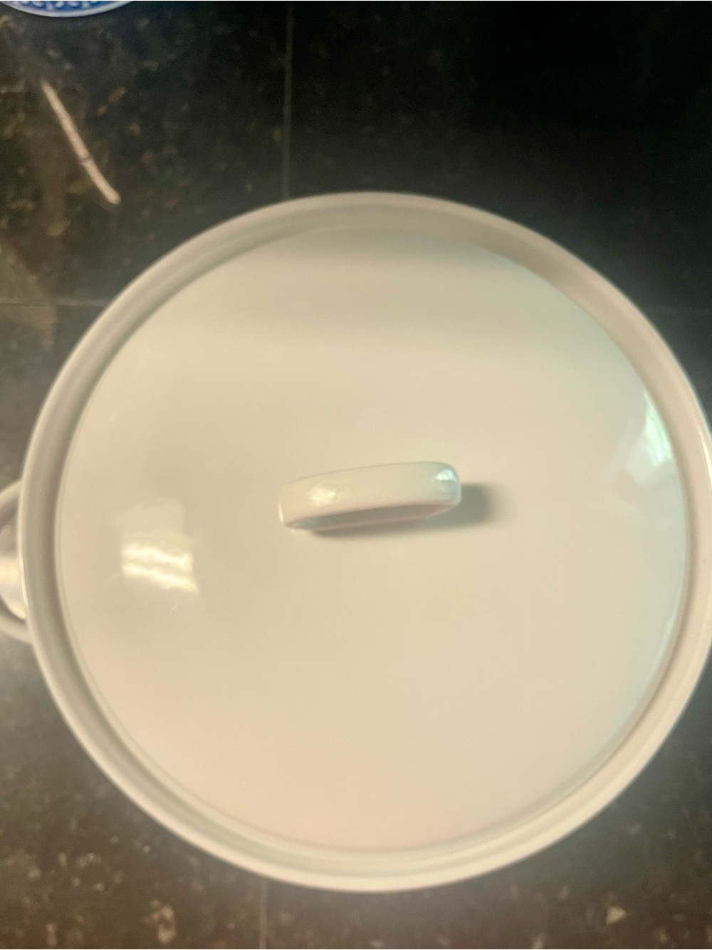 Crate & Barrel Lucerne 3 quart casserole - Picture 4 of 8